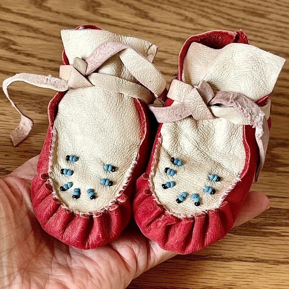 VTG Navajo Baby Moccasins 50s Deer Skin Leather Sz 0 Beaded Red Booties Handmade